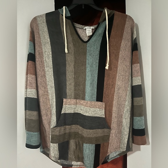 Acemi Pullover Hoodie - Picture 1 of 3